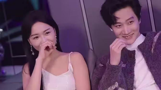 攤牌了，我不裝了(全集)