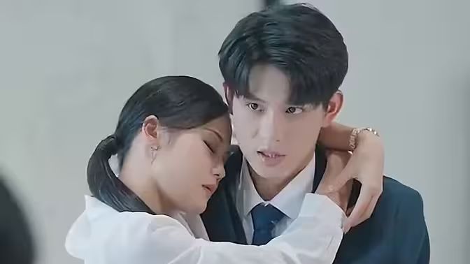 重生后，虐文霸總拿了寵妻劇本(全集)